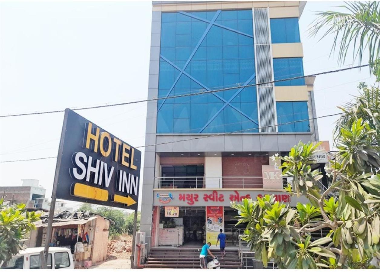 Hotel Shiv Inn Vadodara Exterior photo
